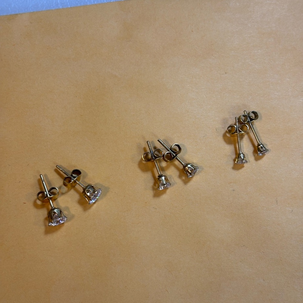 Elegant Silver Stud Earrings Set